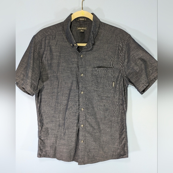 Eddie Bauer Chambray Classic Fit Short Sleeved Button Down Shirt - Picture 1 of 4